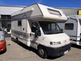 http://services.netwheels.fi/NWAutokuvat/20456080AE/AIY441_1.JPG