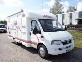 http://services.netwheels.fi/NWAutokuvat/20456080AG/GGM933_1.JPG