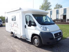 http://services.netwheels.fi/NWAutokuvat/20456080AG/LLY214_1.JPG