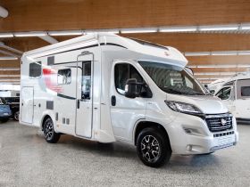 http://services.netwheels.fi/NWAutokuvat/20456080/L10890_1.JPG