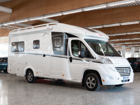 http://services.netwheels.fi/NWAutokuvat/20456080/ZKJ539_1.JPG