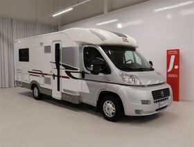 http://services.netwheels.fi/NWAutokuvat/20456080AE/KMJ977_1.JPG
