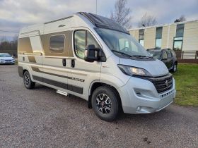 http://services.netwheels.fi/NWAutokuvat/20456080AG/P69451_1.JPG