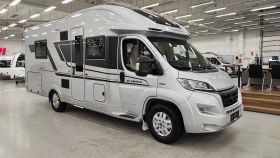 http://services.netwheels.fi/NWAutokuvat/20456080AD/U16332_1.JPG