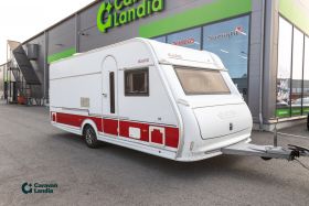 http://caravanlandia-cdn05.alkali.fi/cufs/pub/vaihtoautot/media/11/2532/1.jpg